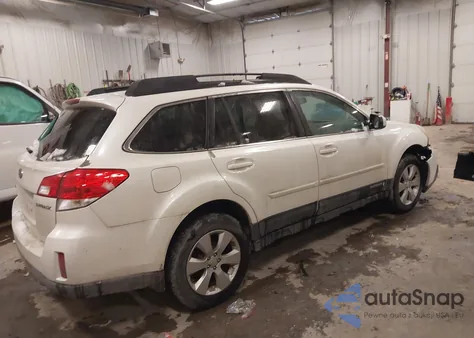 2013 Subaru Outback 2.5I Premium from USA, damaged, VIN 4S4BRCCCXD3254949